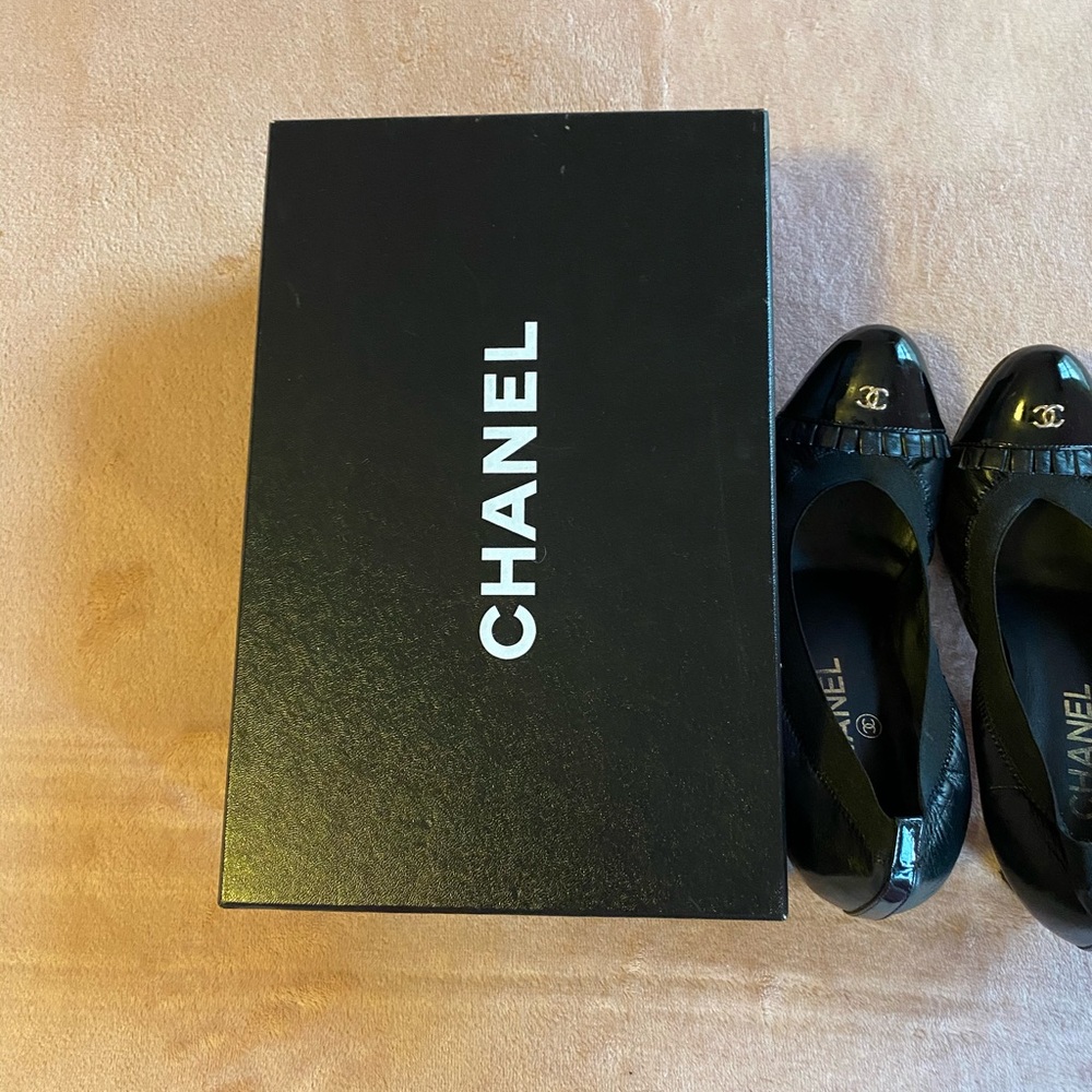 AUTHENTIC Chanel black heels size 8 1/2 - Picture 4 of 4